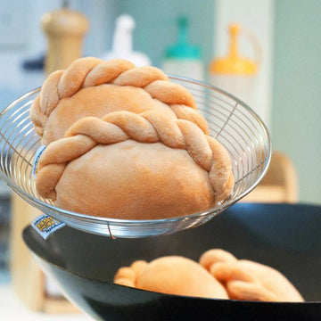 Nom Curry Puff Keypouch