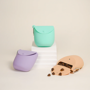 Fuzzy Folks Clamshell Treat Pouch